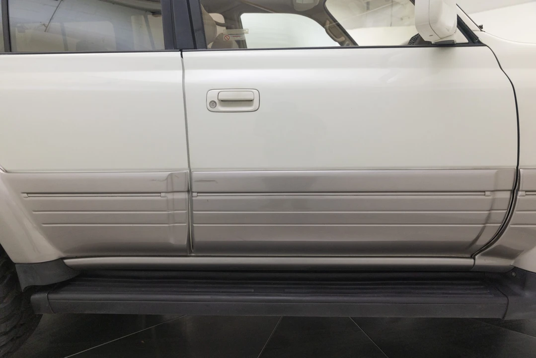 1997 Lexus LX 1st Gen - Image 22 of 31