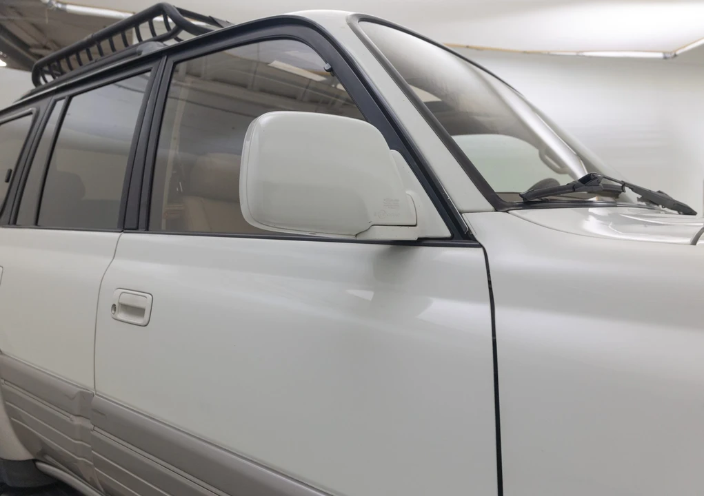 1997 Lexus LX 1st Gen - Image 21 of 31