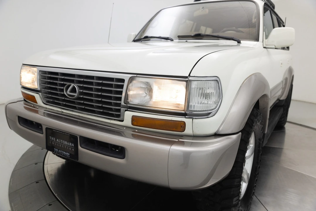 1997 Lexus LX 1st Gen - Image 11 of 31