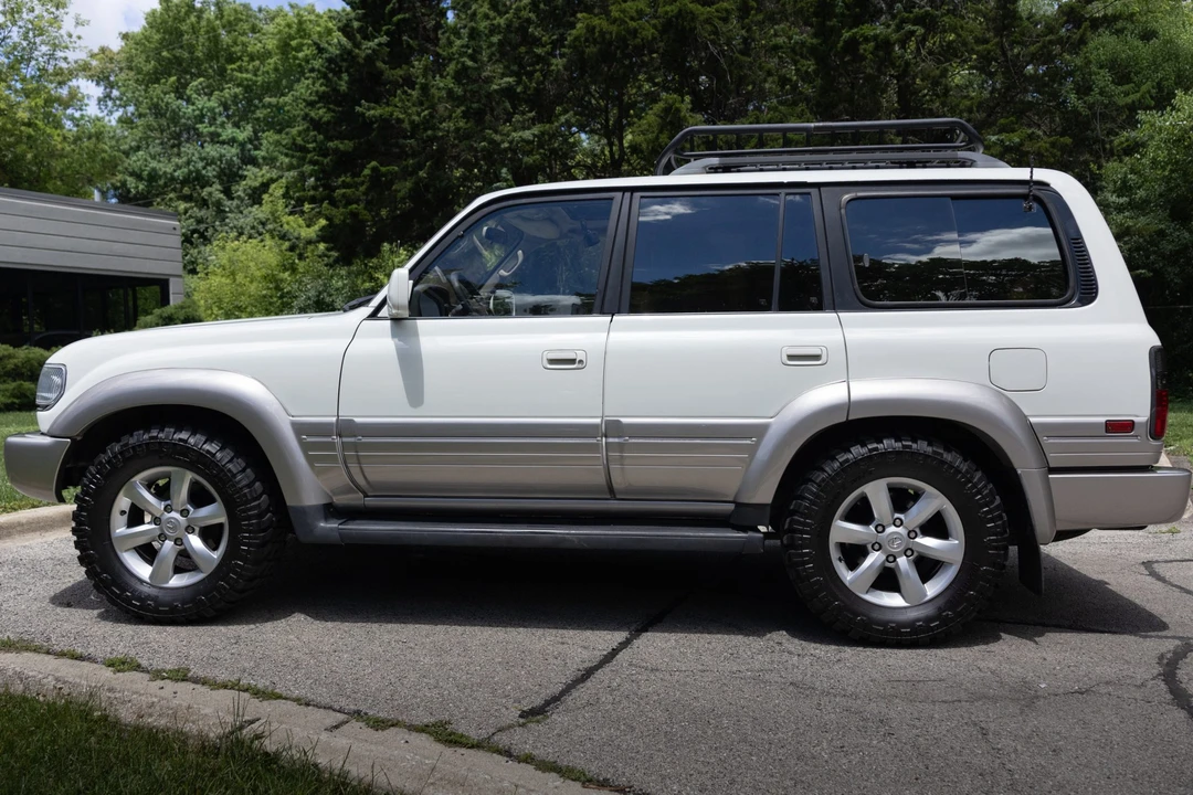 1997 Lexus LX 1st Gen - Image 3 of 31