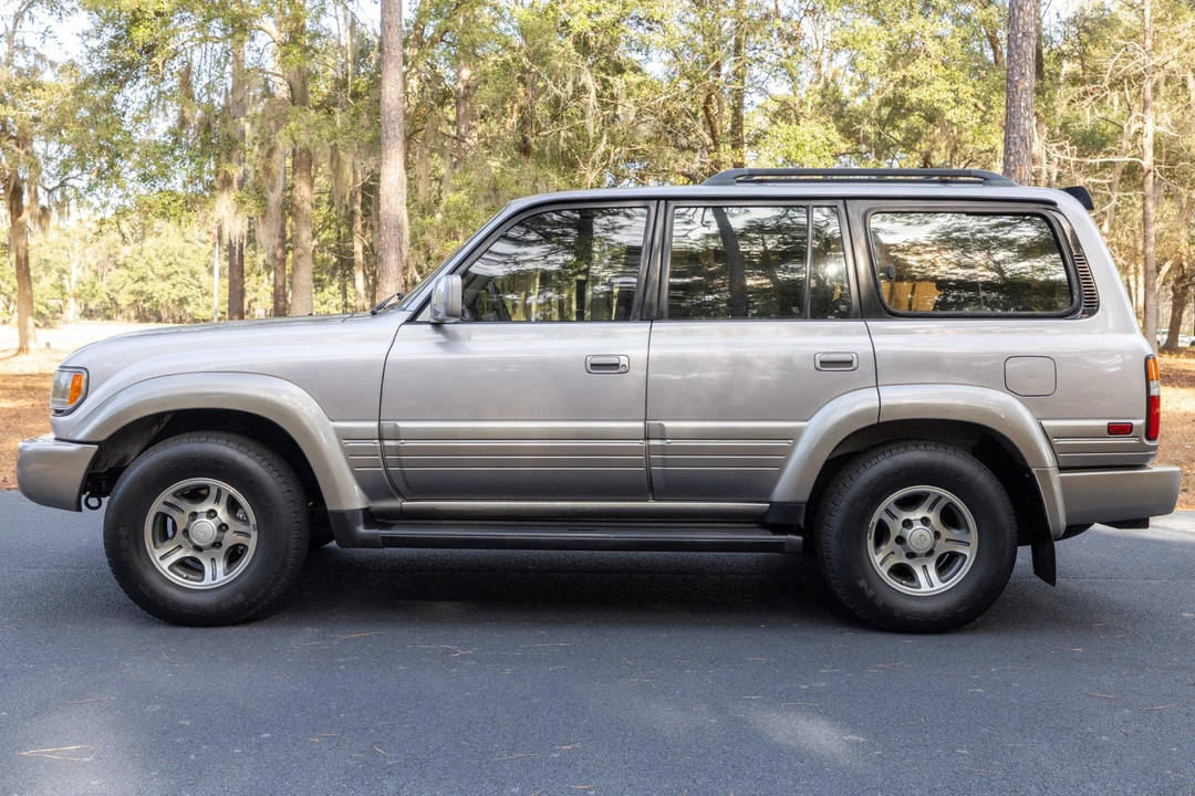 1997 Lexus LX 1st Gen - Image 9 of 31
