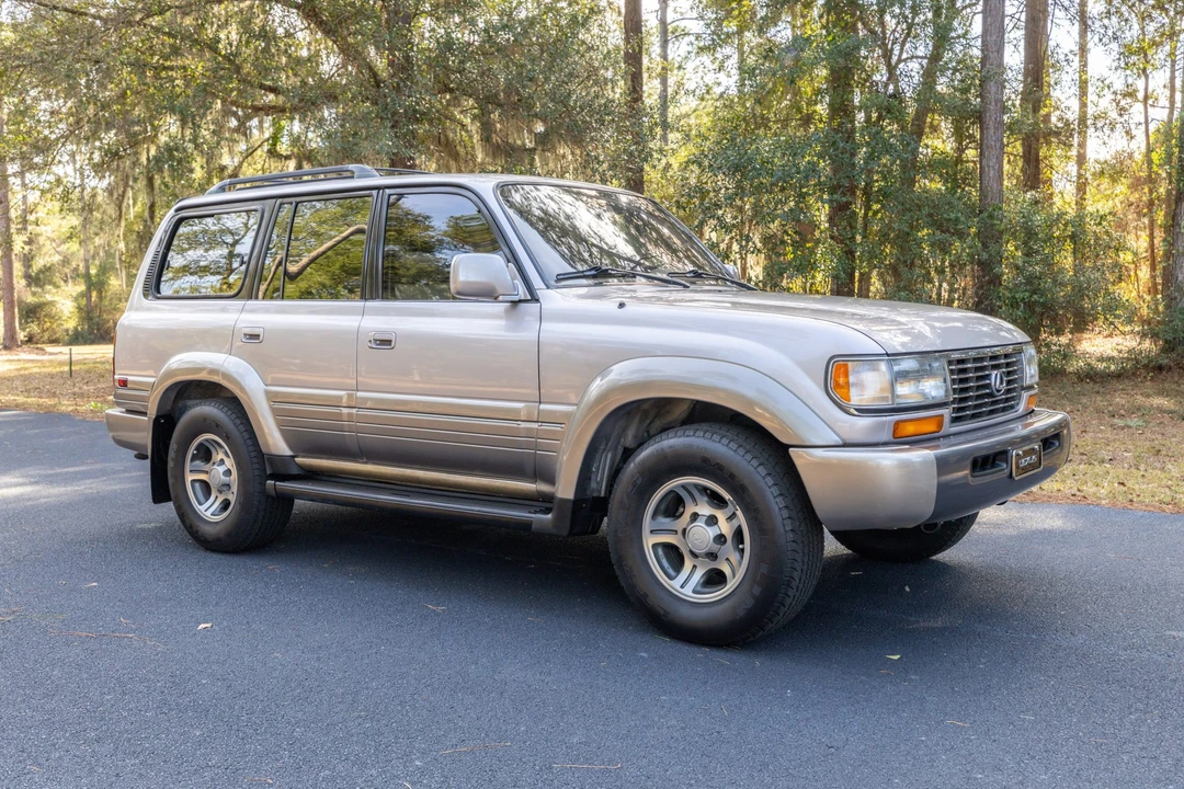 1997 Lexus LX 1st Gen - Image 4 of 31