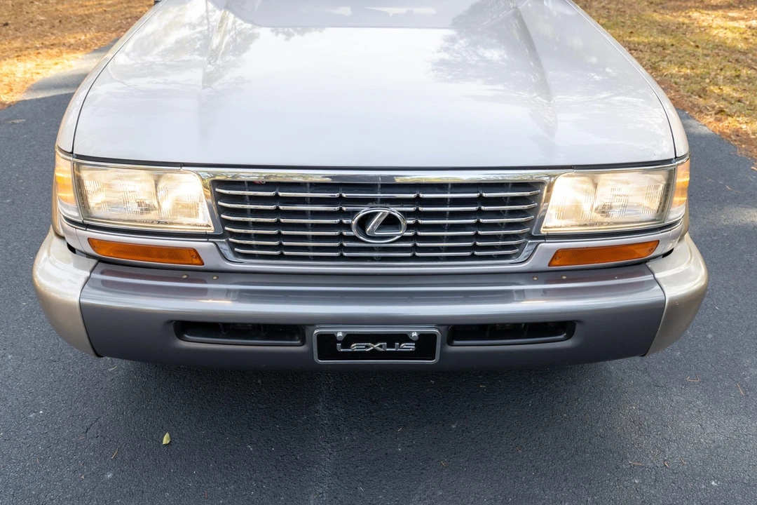 1997 Lexus LX 1st Gen - Image 24 of 31