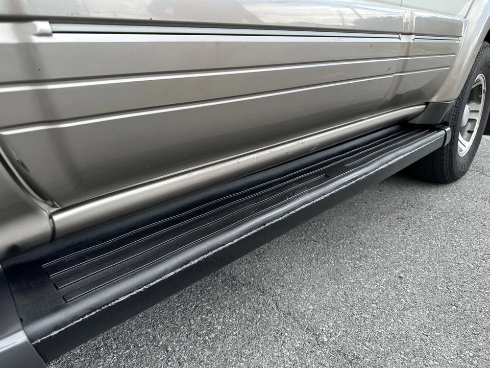 1997 Lexus LX 1st Gen - Image 27 of 31
