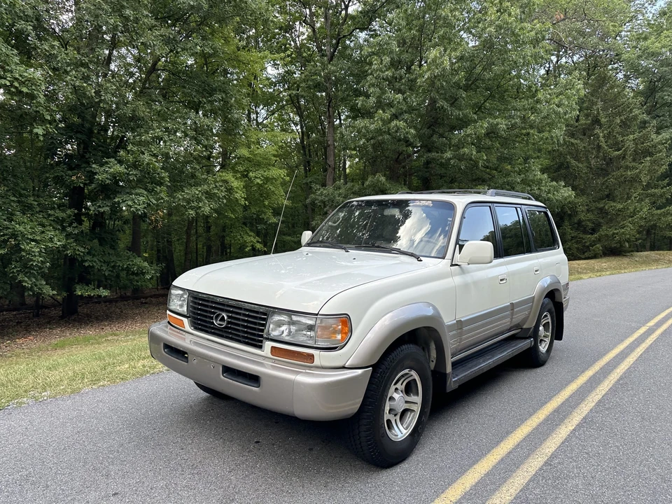 1997 Lexus LX 1st Gen - Image 5 of 31