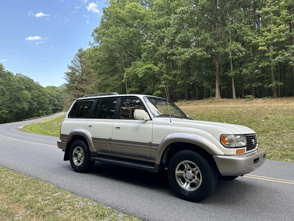 1997 Lexus LX 1st Gen - Image 11 of 31