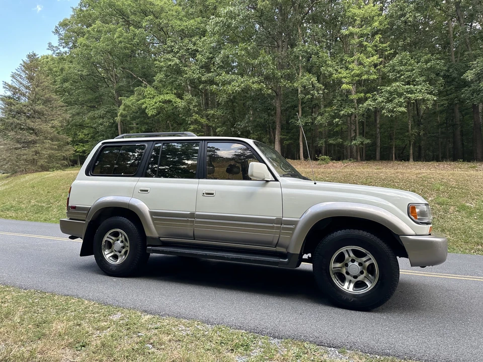 1997 Lexus LX 1st Gen - Image 12 of 31