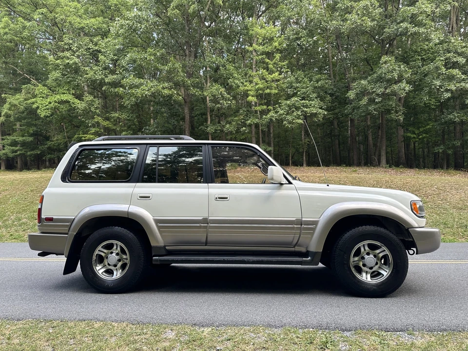1997 Lexus LX 1st Gen - Image 13 of 31