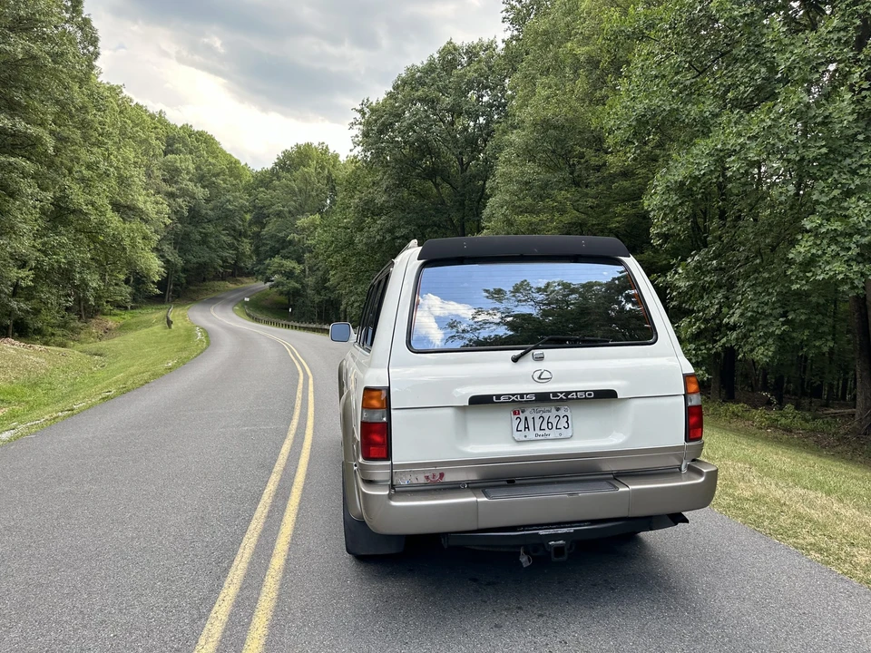1997 Lexus LX 1st Gen - Image 17 of 31