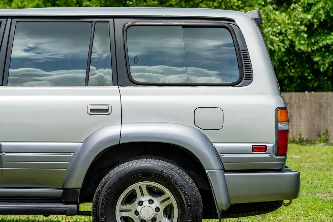 1997 Lexus LX 1st Gen - Image 27 of 31