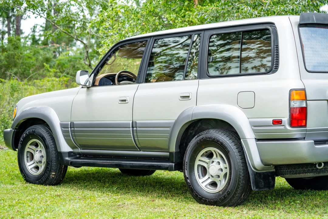 1997 Lexus LX 1st Gen - Image 18 of 31