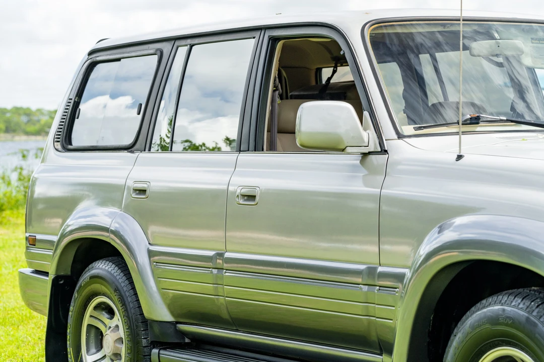 1997 Lexus LX 1st Gen - Image 16 of 31