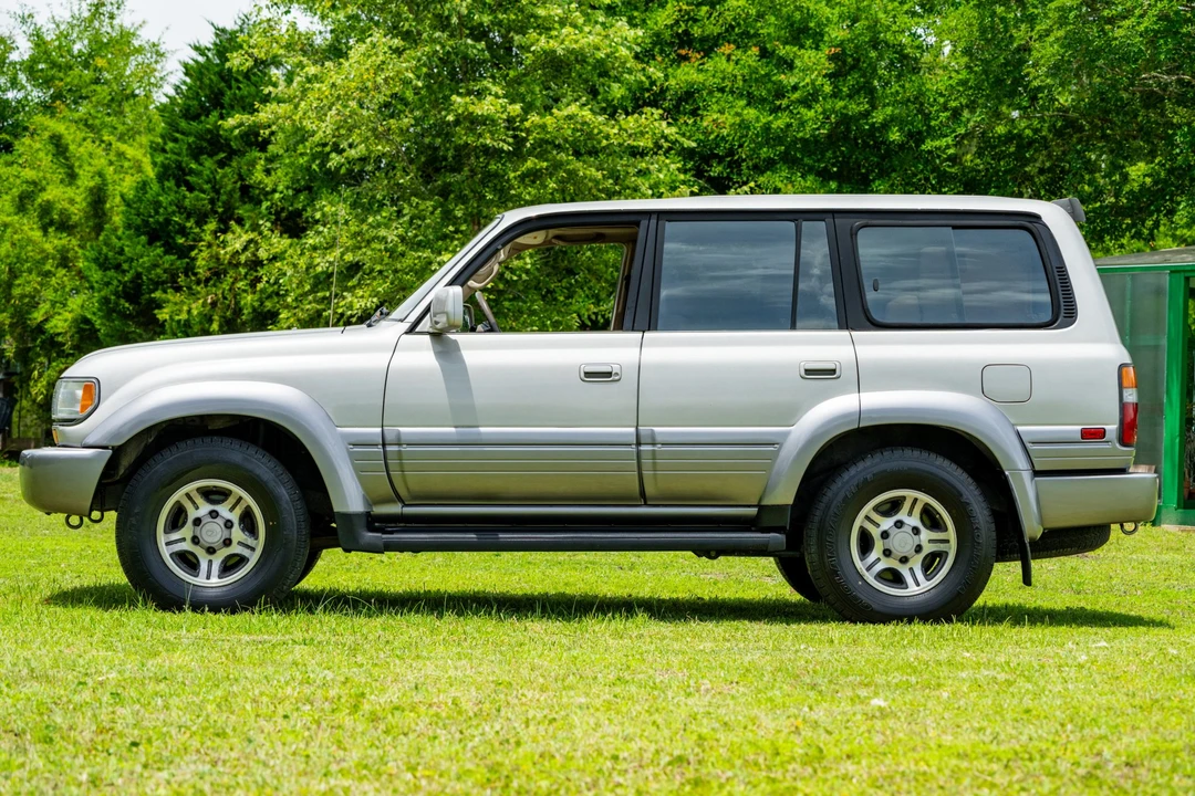 1997 Lexus LX 1st Gen - Image 8 of 31