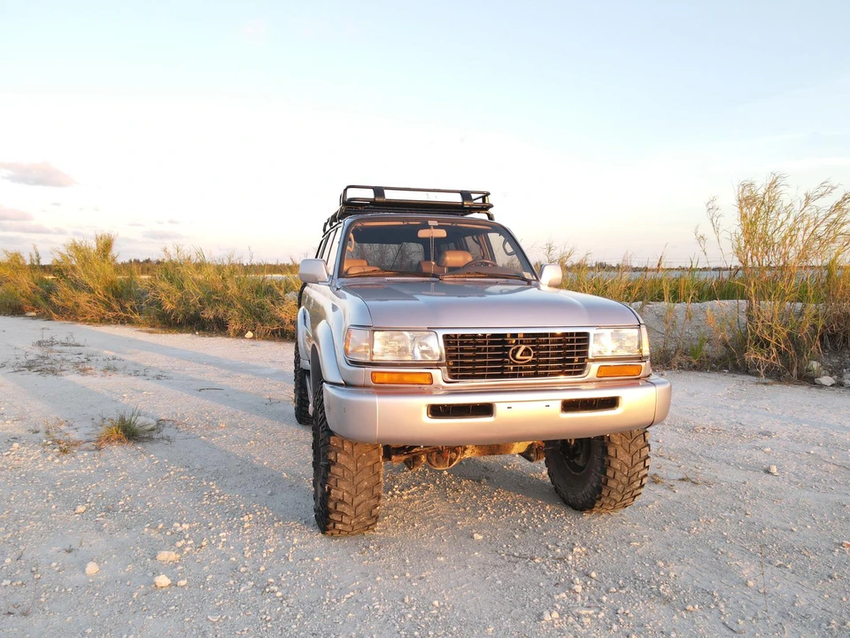 1997 Lexus LX 1st Gen - Image 18 of 31