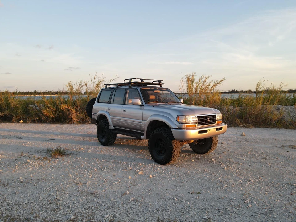 1997 Lexus LX 1st Gen - Image 13 of 31