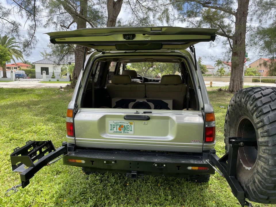 1997 Lexus LX 1st Gen - Image 26 of 31