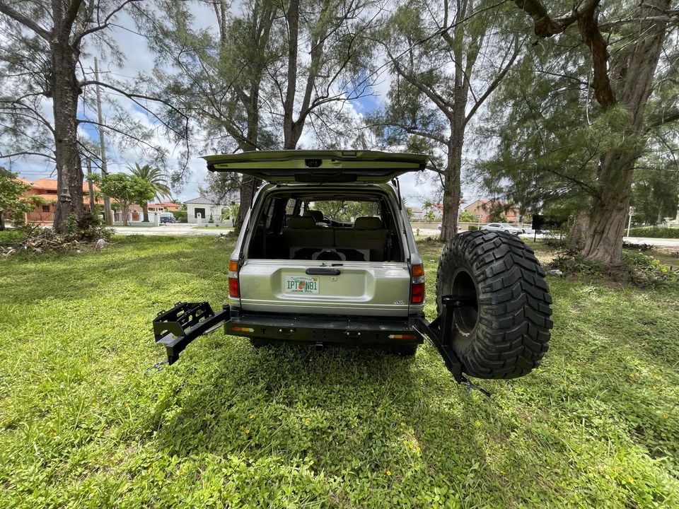 1997 Lexus LX 1st Gen - Image 25 of 31