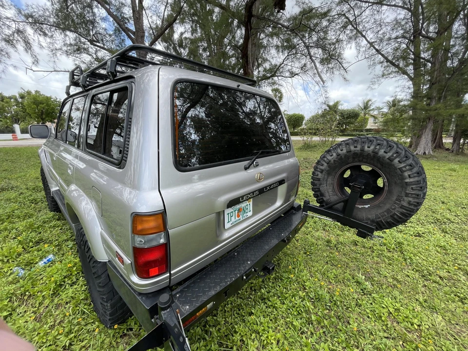 1997 Lexus LX 1st Gen - Image 24 of 31