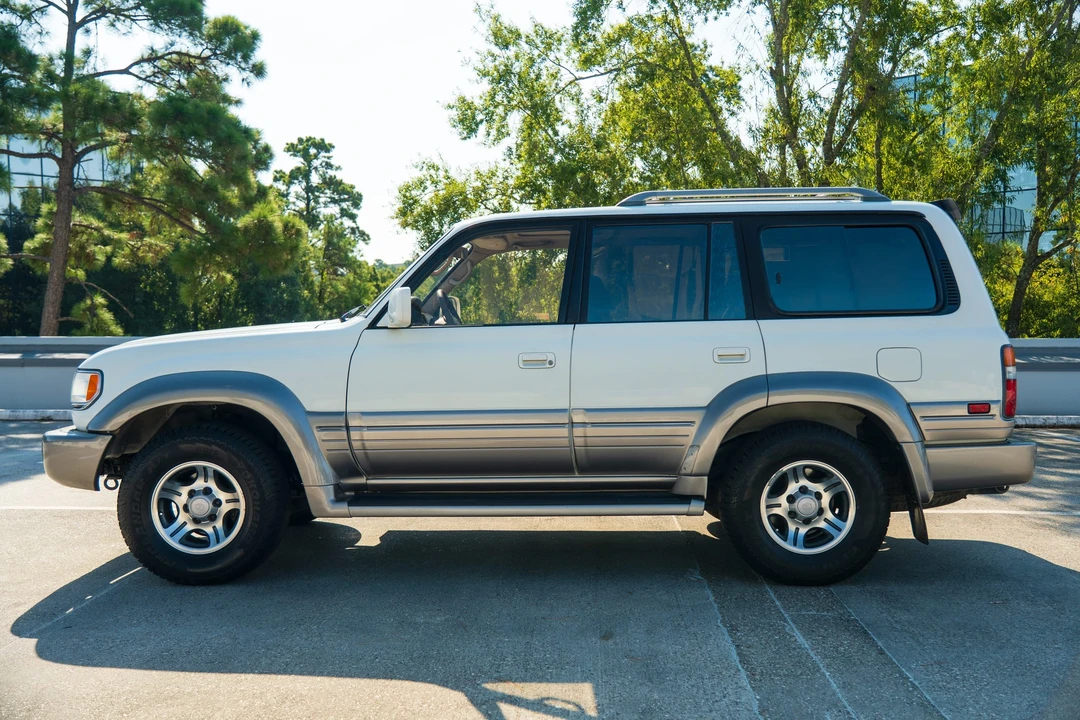 1997 Lexus LX 1st Gen - Image 16 of 31