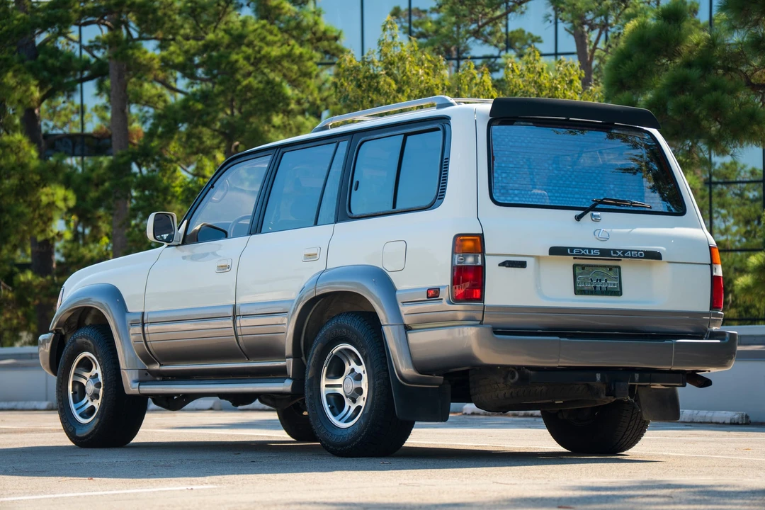 1997 Lexus LX 1st Gen - Image 13 of 31