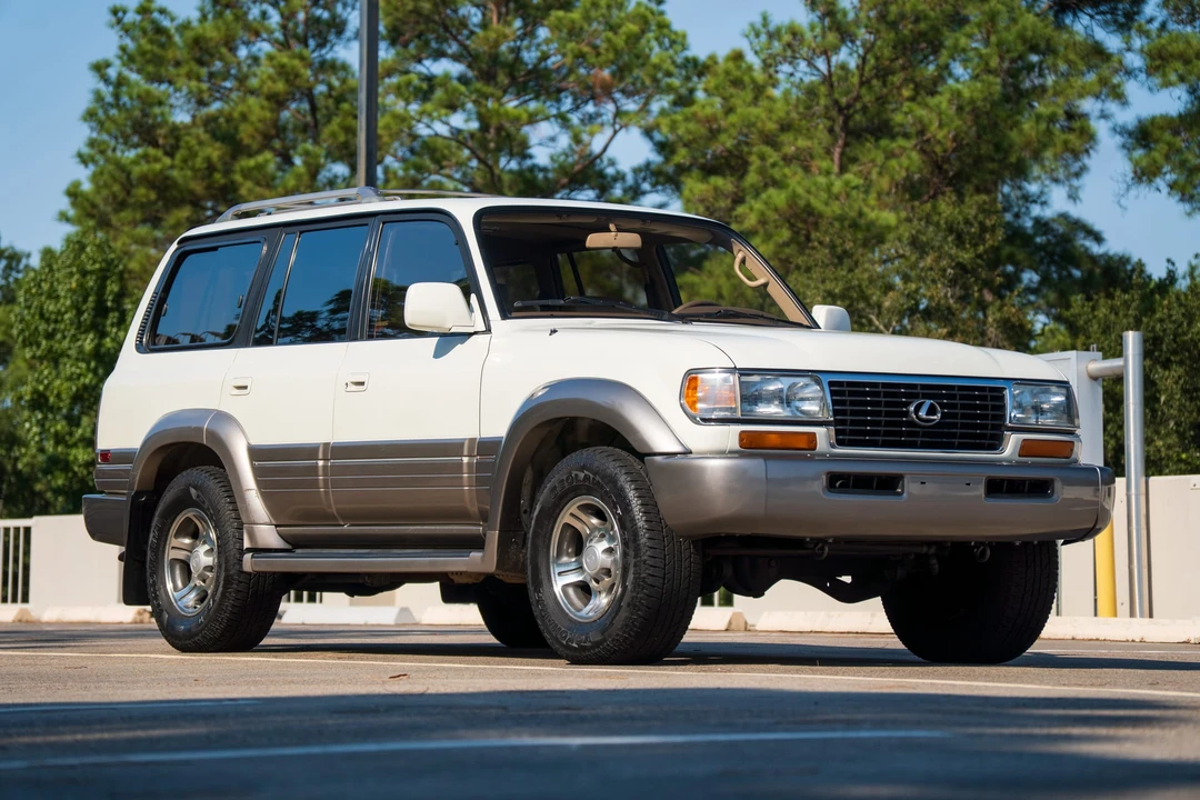 1997 Lexus LX 1st Gen - Image 5 of 31