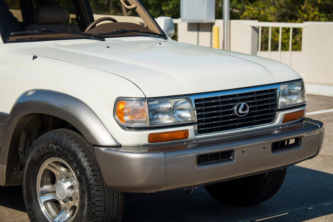 1997 Lexus LX 1st Gen - Image 24 of 31