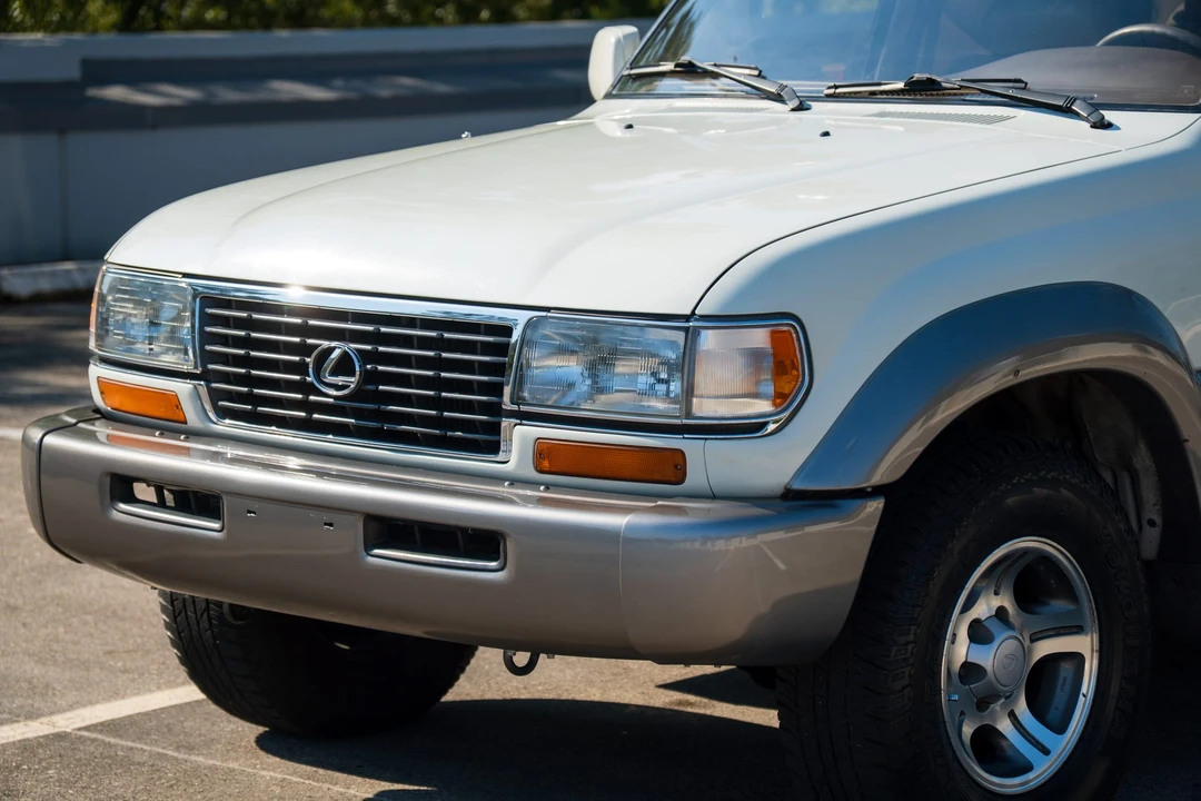 1997 Lexus LX 1st Gen - Image 21 of 31