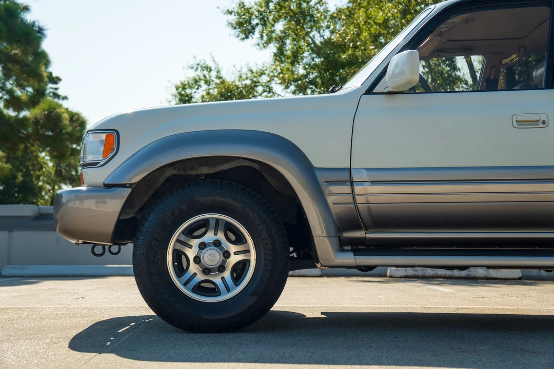 1997 Lexus LX 1st Gen - Image 19 of 31