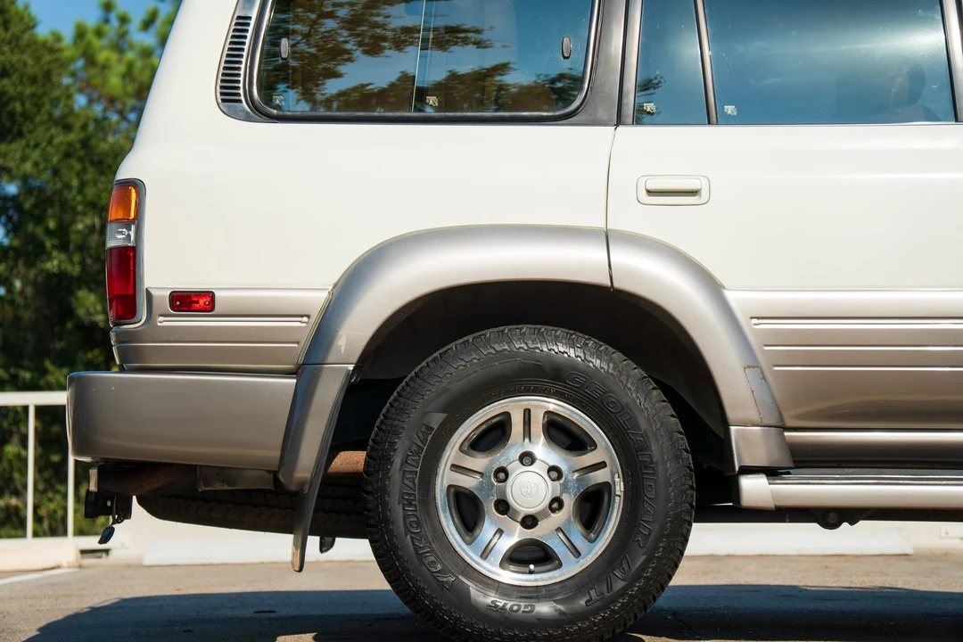 1997 Lexus LX 1st Gen - Image 29 of 31