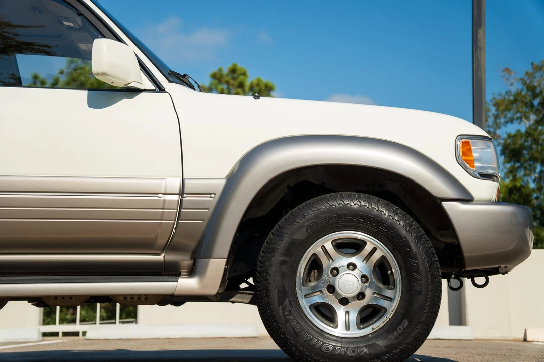 1997 Lexus LX 1st Gen - Image 25 of 31