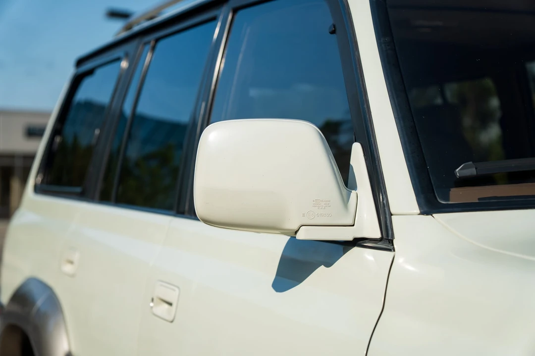 1997 Lexus LX 1st Gen - Image 27 of 31