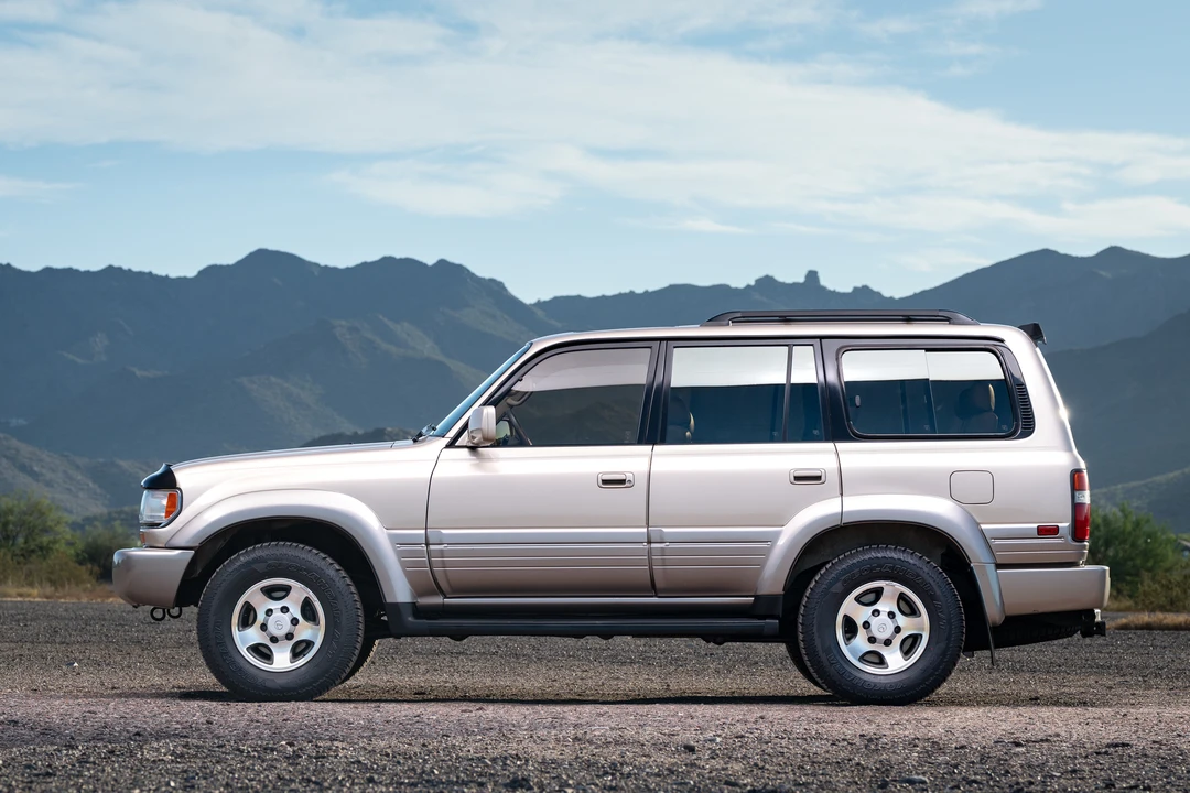 1997 Lexus LX 1st Gen - Image 15 of 31