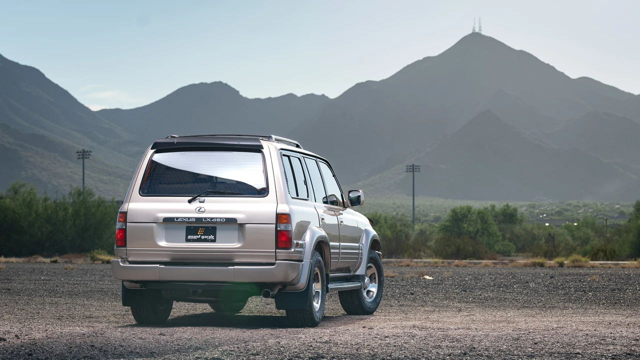 1997 Lexus LX 1st Gen - Image 20 of 31