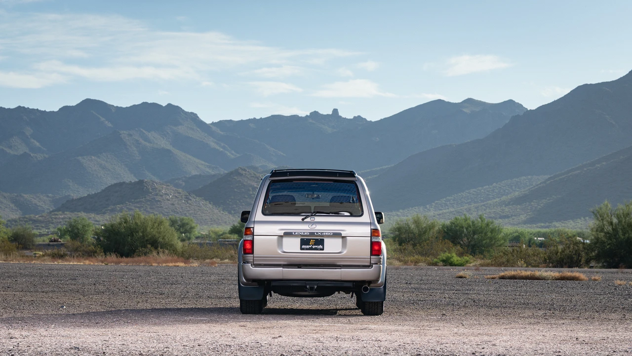 1997 Lexus LX 1st Gen - Image 22 of 31