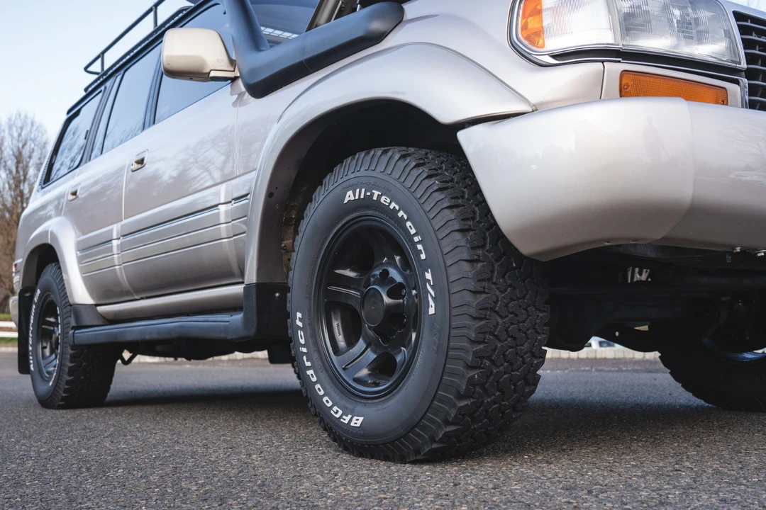 1997 Lexus LX 1st Gen - Image 16 of 31