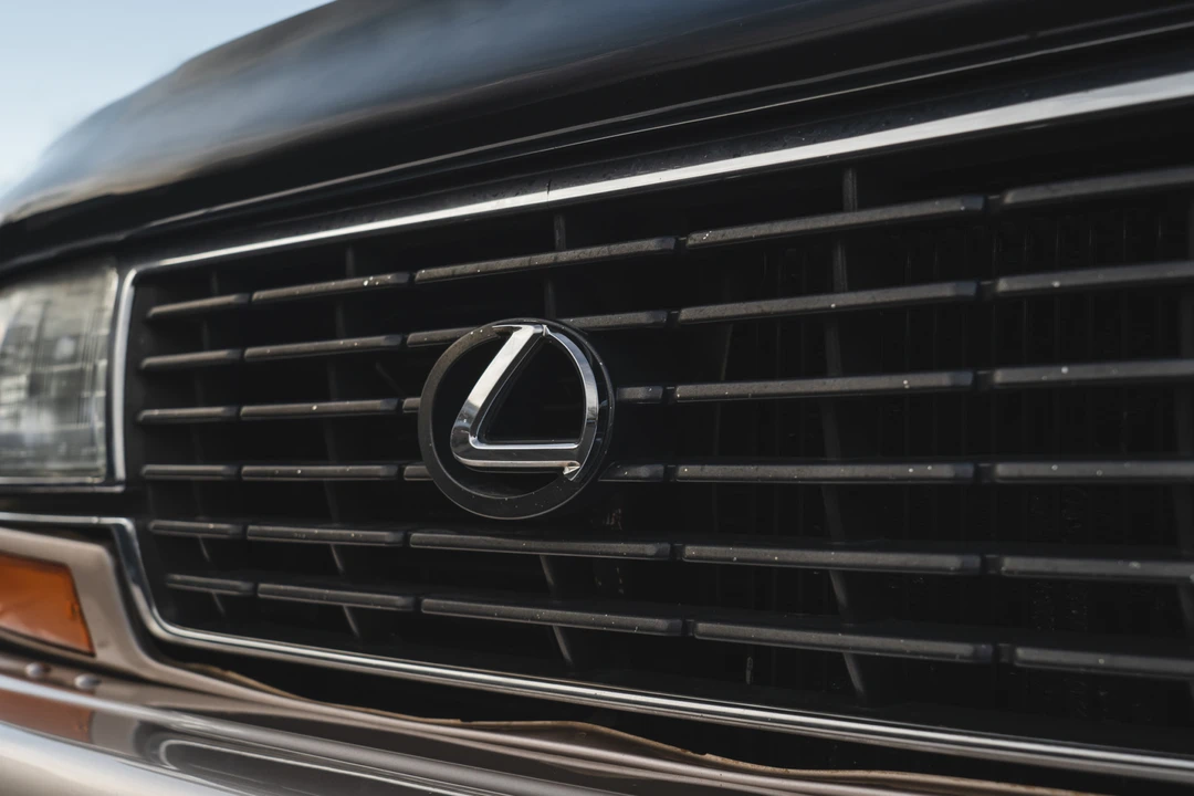 1997 Lexus LX 1st Gen - Image 18 of 31