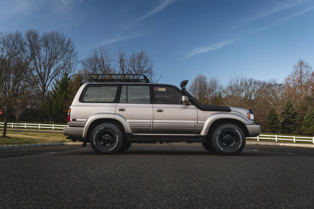 1997 Lexus LX 1st Gen - Image 4 of 31