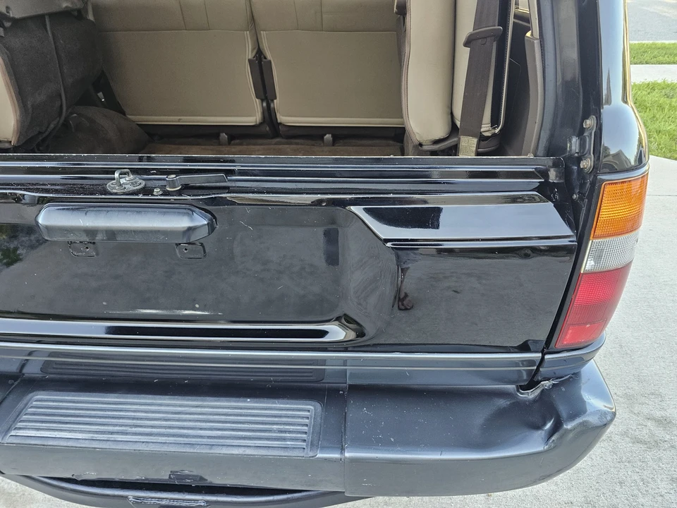 1997 Lexus LX 1st Gen - Image 23 of 31