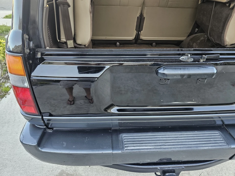 1997 Lexus LX 1st Gen - Image 27 of 31