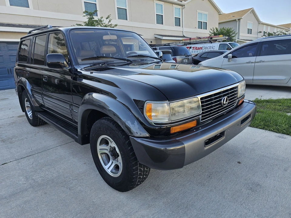 1997 Lexus LX 1st Gen - Image 5 of 31