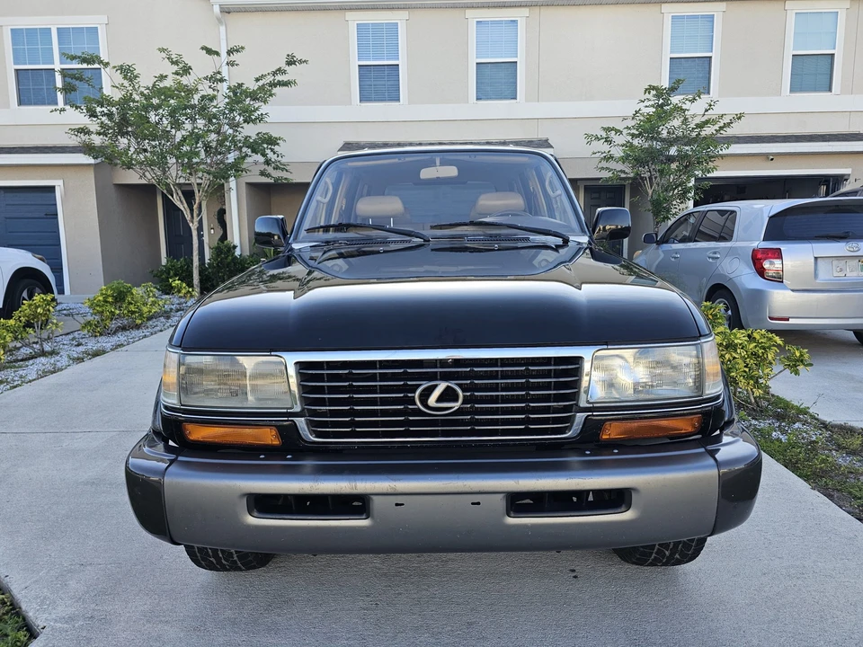 1997 Lexus LX 1st Gen - Image 4 of 31