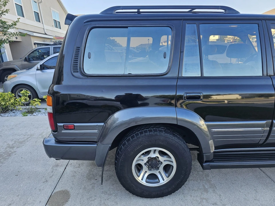 1997 Lexus LX 1st Gen - Image 19 of 31