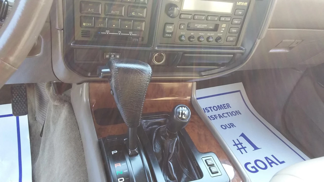 1997 Lexus LX 1st Gen - Image 12 of 20