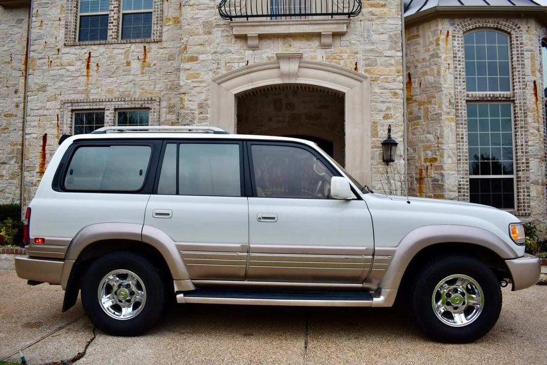 1997 Lexus LX 1st Gen - Image 8 of 31