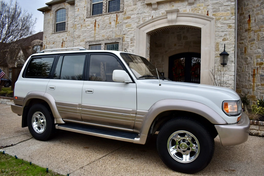 1997 Lexus LX 1st Gen - Image 5 of 31