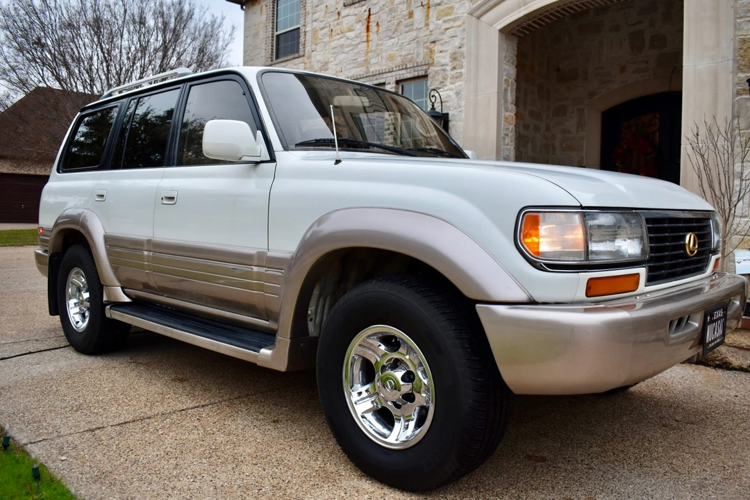 1997 Lexus LX 1st Gen - Image 4 of 31
