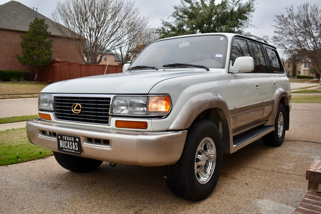 1997 Lexus LX 1st Gen - Image 26 of 31