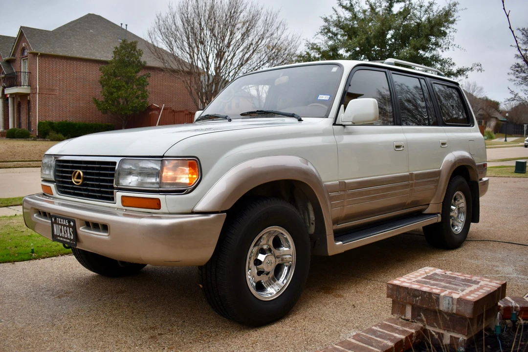 1997 Lexus LX 1st Gen - Image 25 of 31