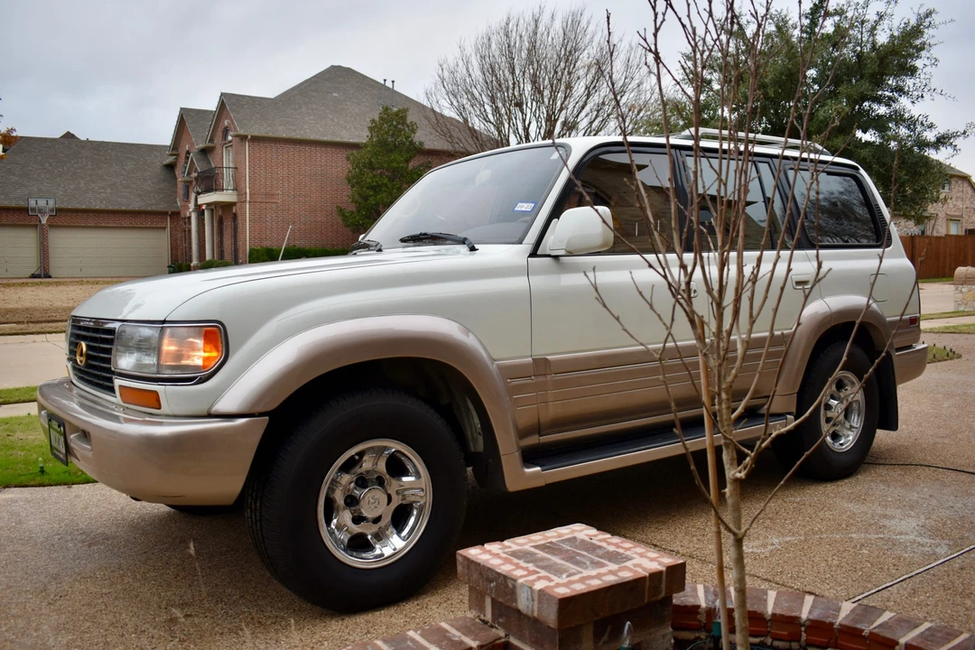 1997 Lexus LX 1st Gen - Image 24 of 31