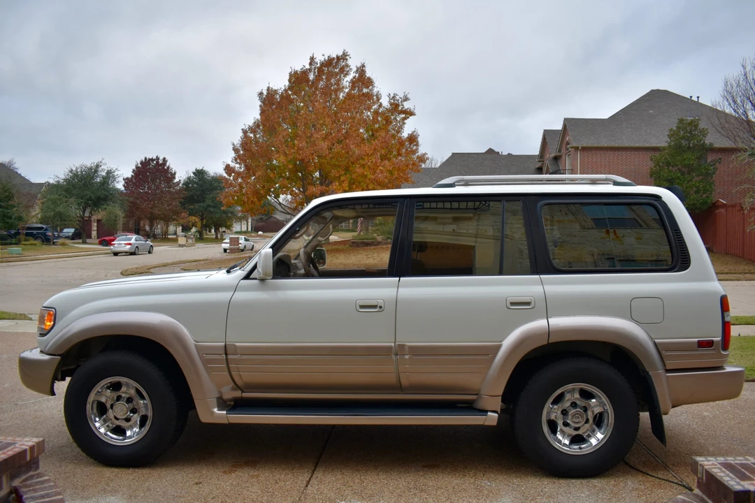 1997 Lexus LX 1st Gen - Image 22 of 31